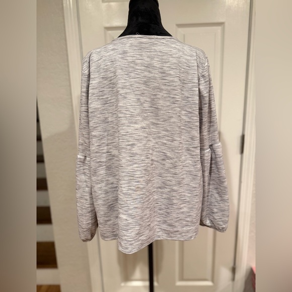 Pebble and Stone Gray Long-Sleeve Crew Neck Top with Elastic Cuff Sleeve Size XL - Picture 6 of 8